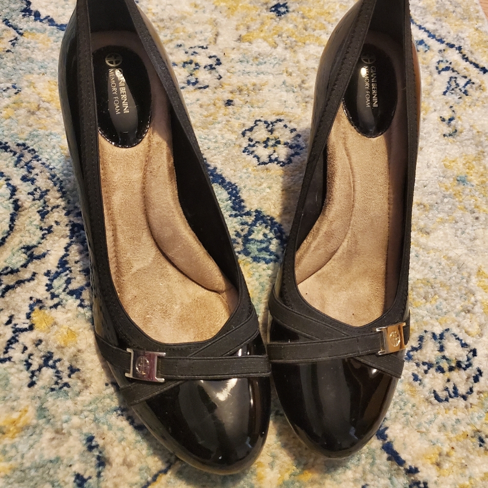 Giani Bernini black patent leather heels